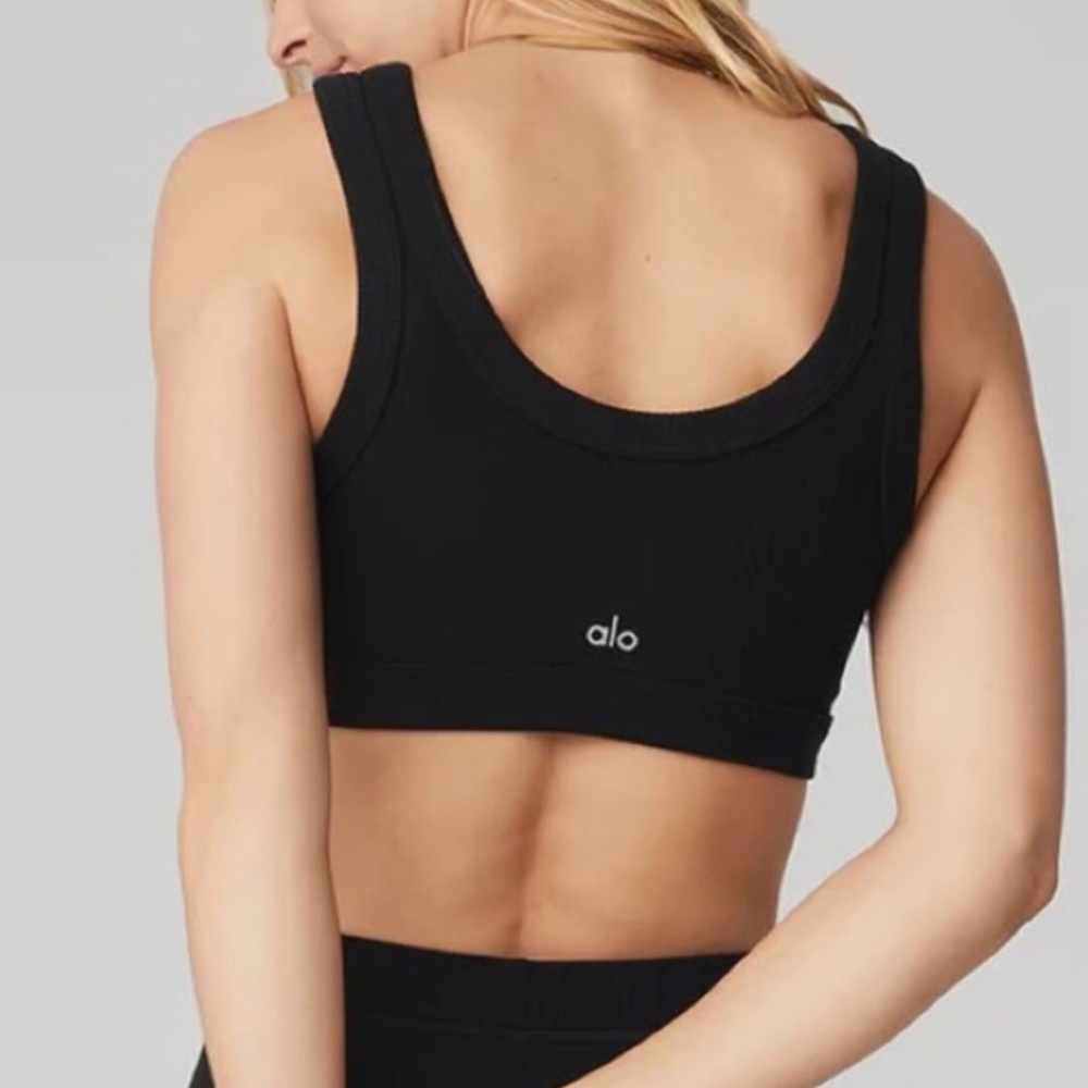 Alo Women's Black Ribbed Sports Bra Size S